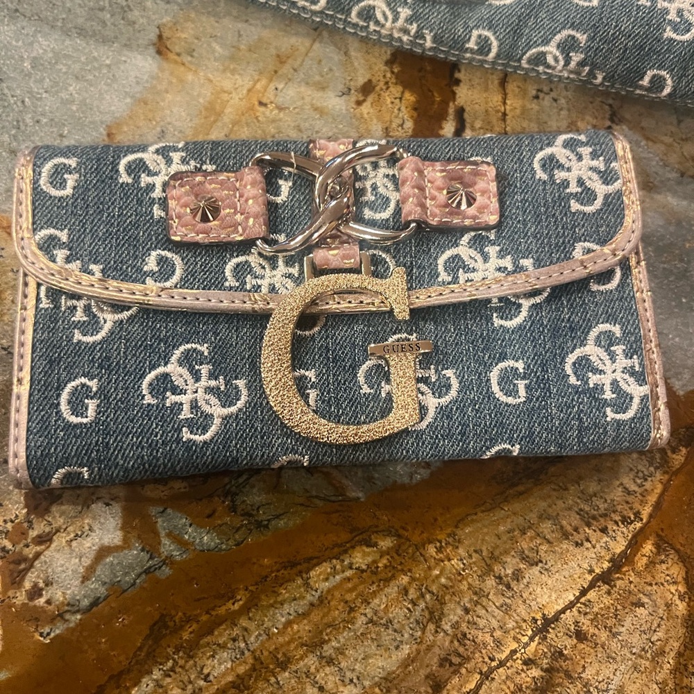 Guess by Marciano 💙 Denim Jacquard Logo Signature Jewels Snake Wallet/Clutch 🤎 - Picture 3 of 10